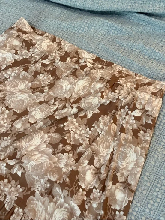 ARULA Rynn Beige Floral Tiered Maxi Skirt with Front Slit sz 22/24